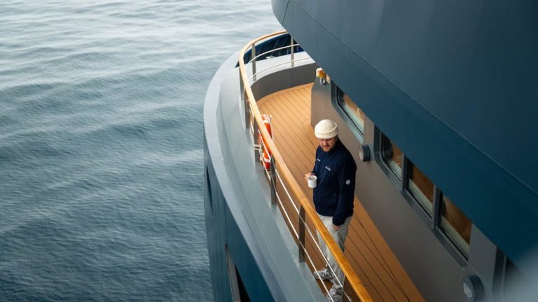 Sailing in Style: Luxury vs. Affordable Cruises and Finding Your Perfect Match